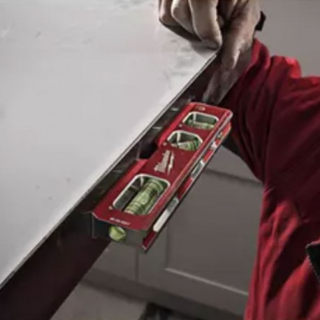 NIVEL TORPEDO COMPACTO IMAN DE LA MARCA MILWAUKEE