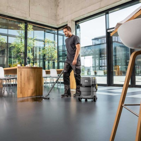 aspirado de interiores fluidos y polvo