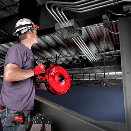 Pasacables 72 metros a batería Milwaukee.