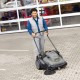 barredora karcher limpiando calle