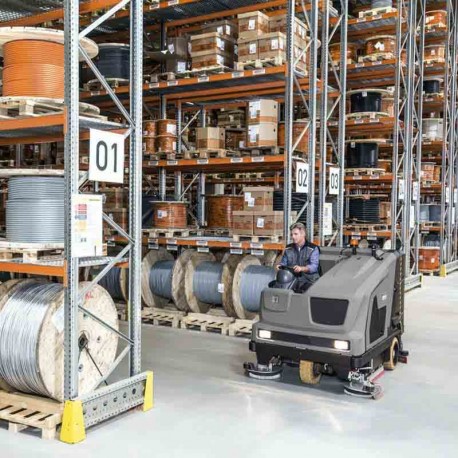 fregadora aspiradora limpieza almacenes