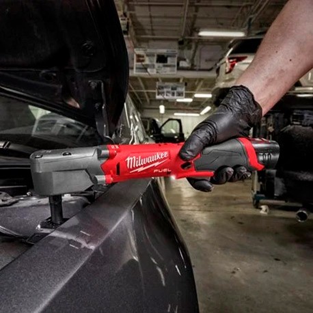 Llave impacto Angular Milwaukee M12 FRAIWF12-0.