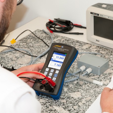 EQUIPO PROFESIONAL PINZA AMPERIMÉTRICA PCE-830-3