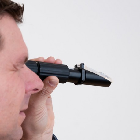 VENTA ONLINE REFRACTÓMETRO BRIX PCE-032-LED CON ILUMINACIÓN LED