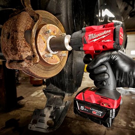 Uso llave de imapacto a batería M18  FMTIW2F12-0X Milwaukee.