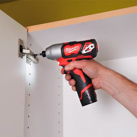 Atornillador impacto a batería M12 BID-0 Milwaukee.