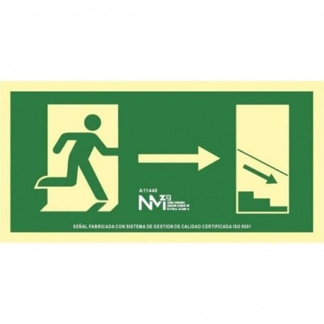 SEÑAL DE EVACUACIÓN ESCALERA ABAJO A LADERECHA PVC RD11140 NORMALUZ
