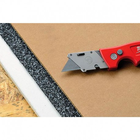 Corte de cutter en distintos materiales