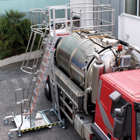 COD95-B | Escalera de acceso a camiones cisterna